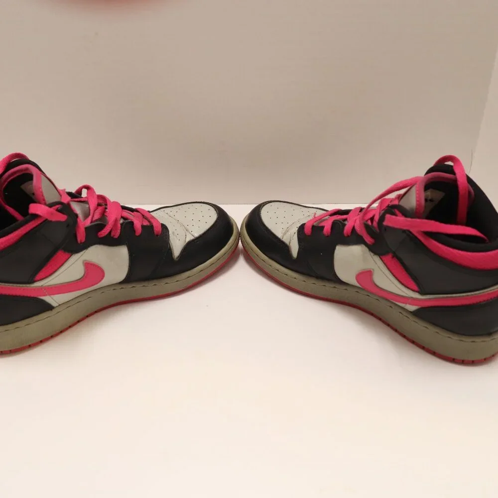 Nike Air Jordan Boys Athletic Shoes Size US 6Y Pre-Owne Good Condition